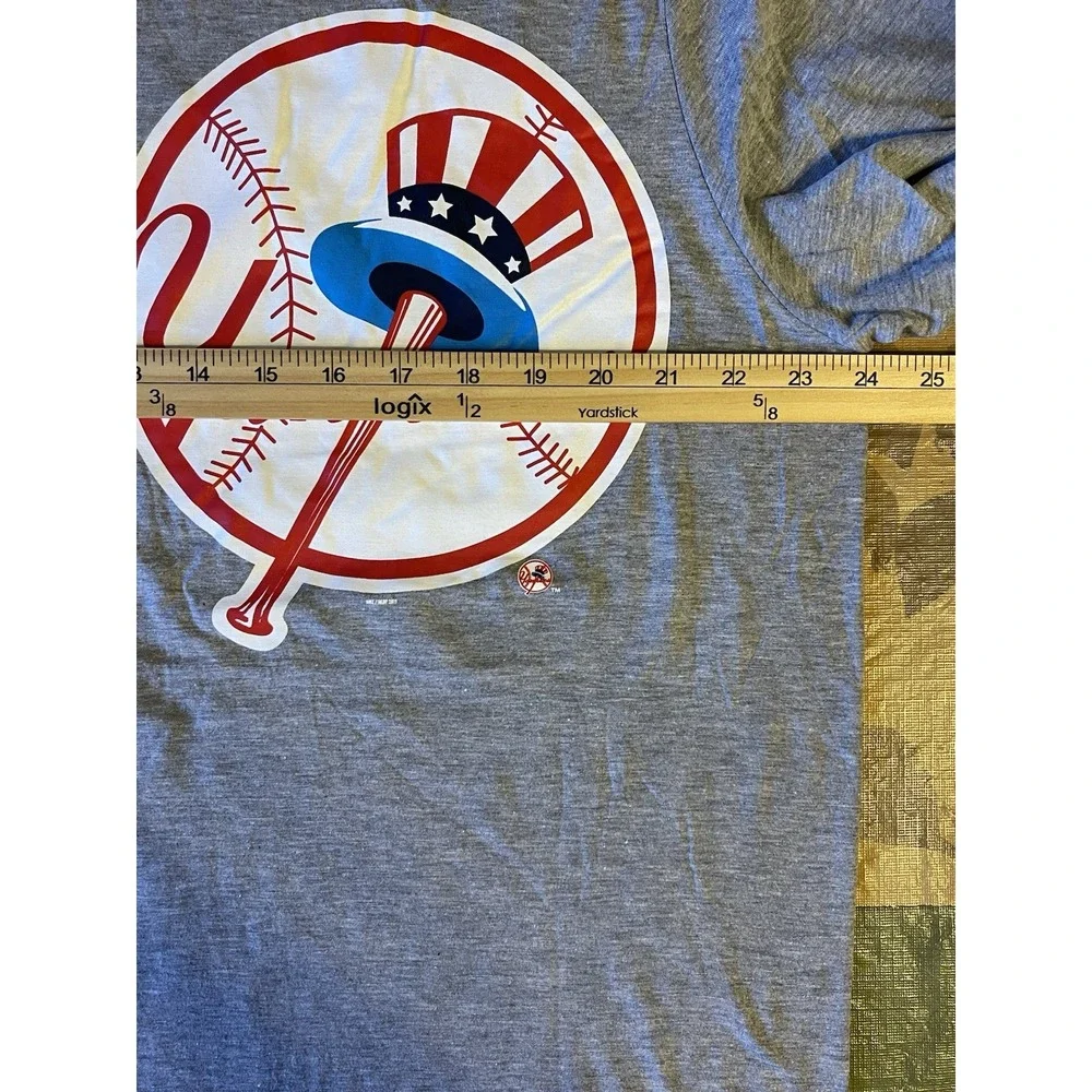 Men's 2XL NWOT New York Yankees Nike Cooperstown Collection Short Sleeve‎ Shirt